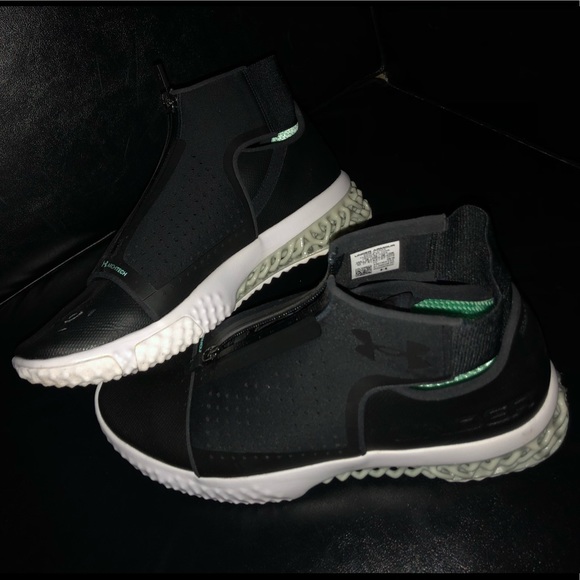 UA Women's Architech Futurist - Picture 1 of 3